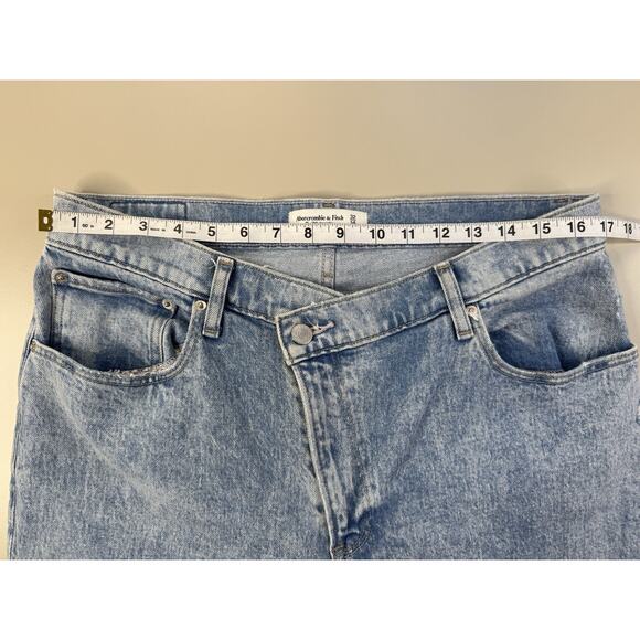 Abercrombie & Fitch Womens The 90s Straight Ultra High Rise 32 Long Medium Wash - Picture 7 of 16